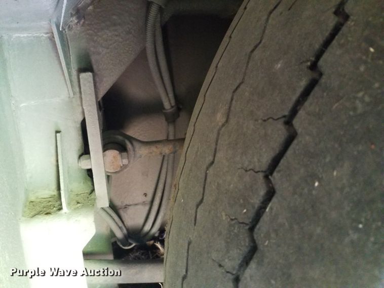 image for item GJ9188 2001 Gillig transit bus