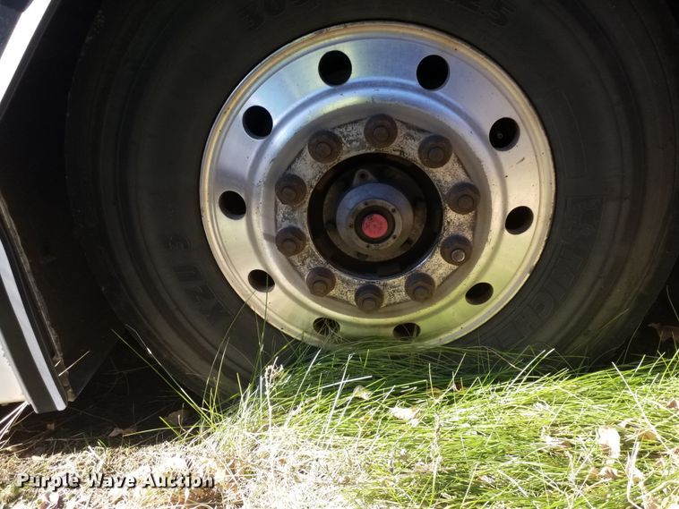 image for item GJ9188 2001 Gillig transit bus