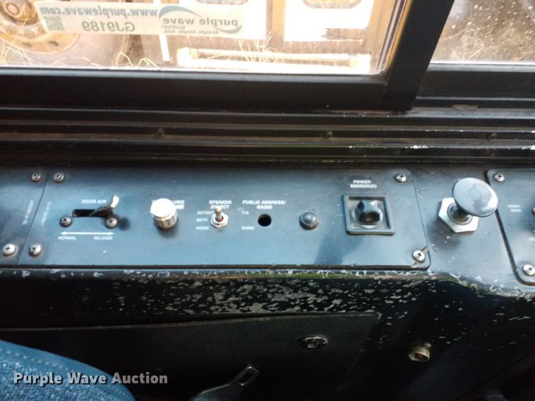 image for item GJ9189 2001 Gillig transit bus