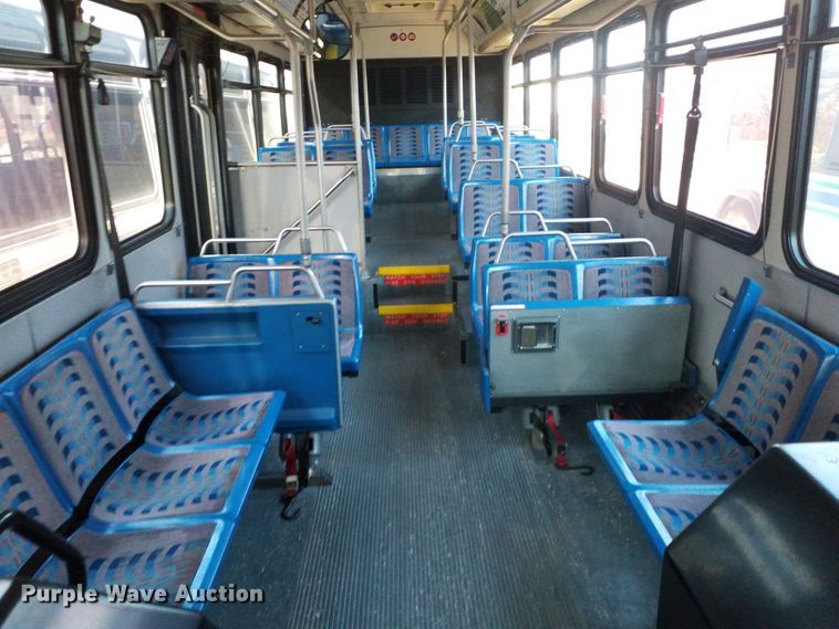 image for item GJ9189 2001 Gillig transit bus