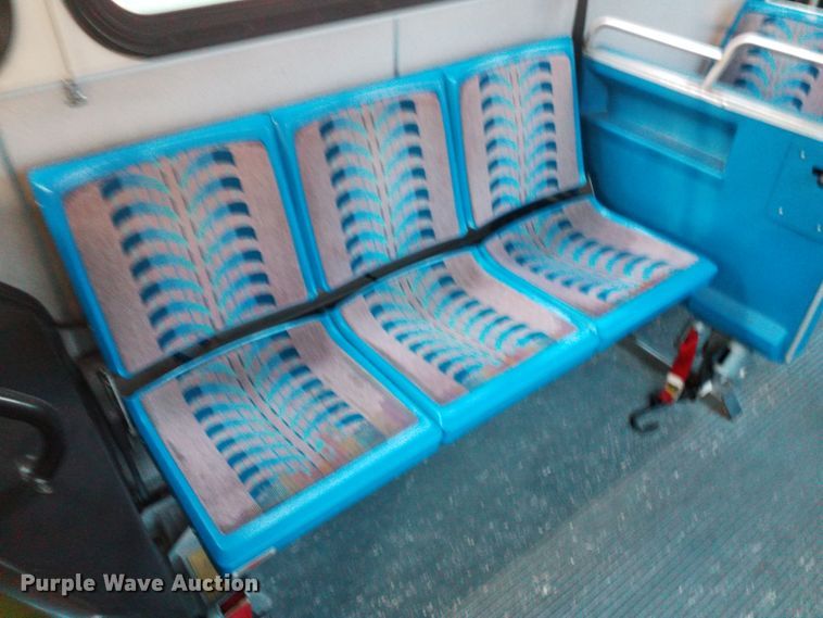 image for item GJ9189 2001 Gillig transit bus