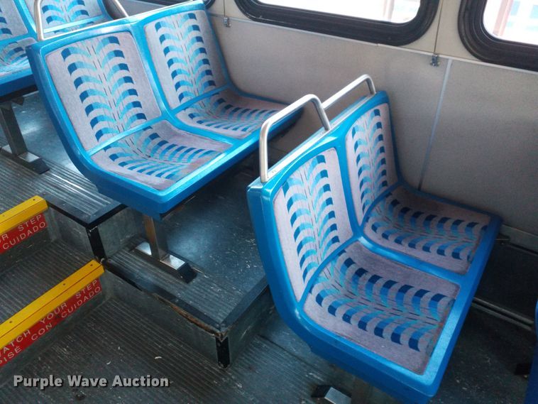 image for item GJ9189 2001 Gillig transit bus