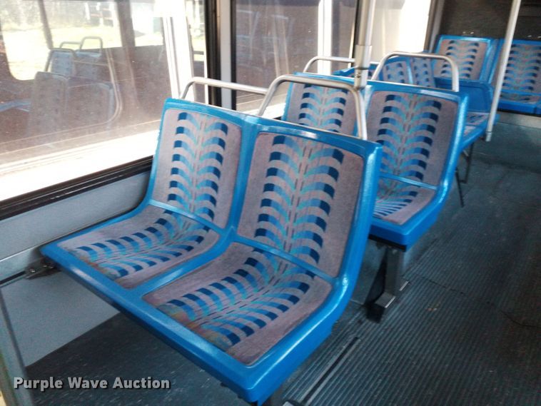 image for item GJ9189 2001 Gillig transit bus