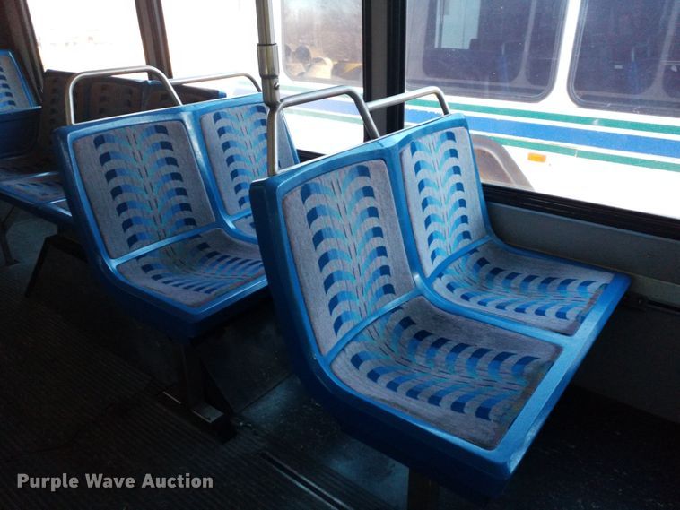 image for item GJ9189 2001 Gillig transit bus