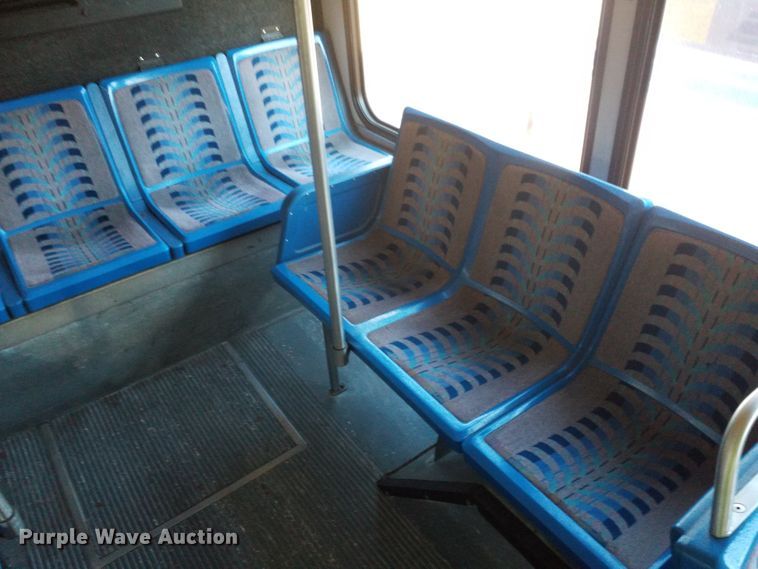 image for item GJ9189 2001 Gillig transit bus