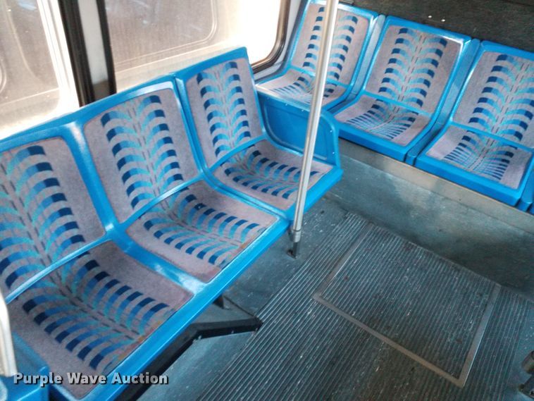 image for item GJ9189 2001 Gillig transit bus