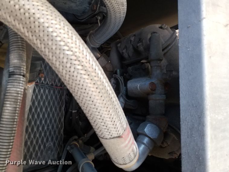 image for item GJ9189 2001 Gillig transit bus