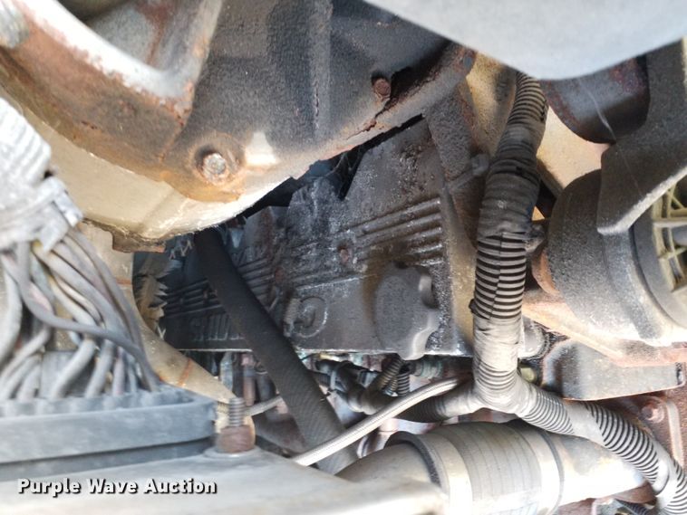 image for item GJ9189 2001 Gillig transit bus