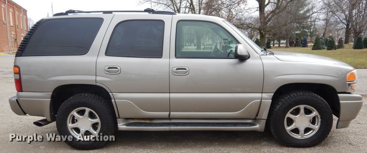 image for item H1211 2002 GMC Yukon Denali SUV