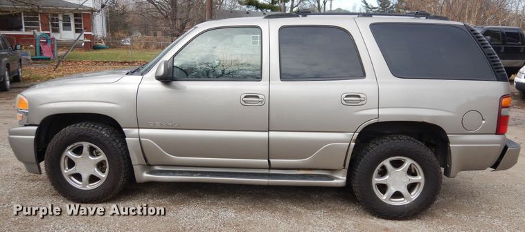 image for item H1211 2002 GMC Yukon Denali SUV