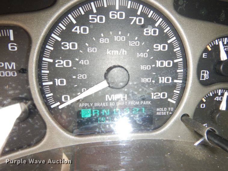 image for item H1211 2002 GMC Yukon Denali SUV