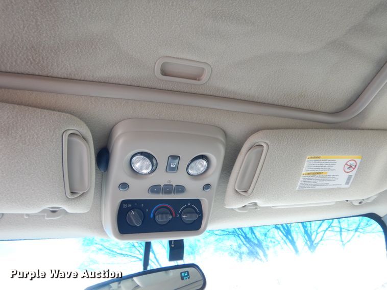 image for item H1211 2002 GMC Yukon Denali SUV