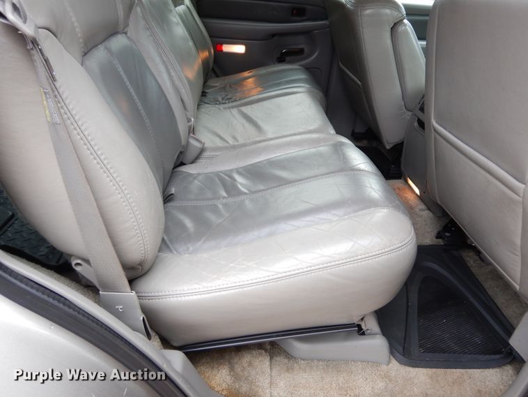 image for item H1211 2002 GMC Yukon Denali SUV