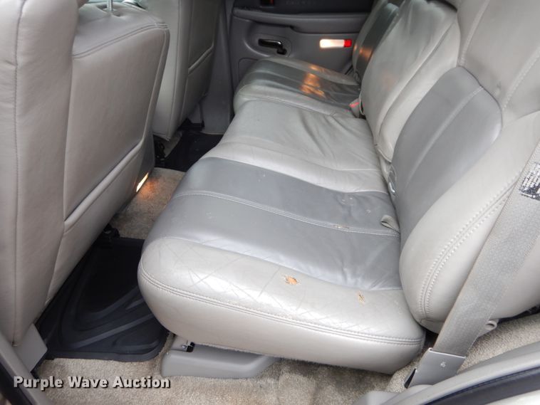 image for item H1211 2002 GMC Yukon Denali SUV