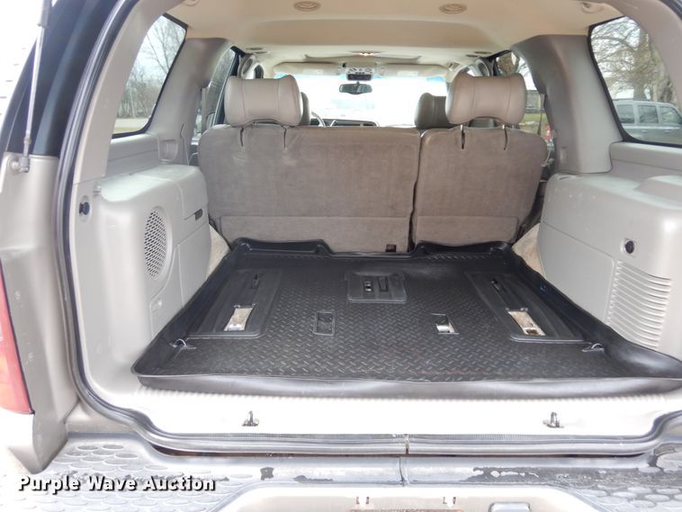 image for item H1211 2002 GMC Yukon Denali SUV