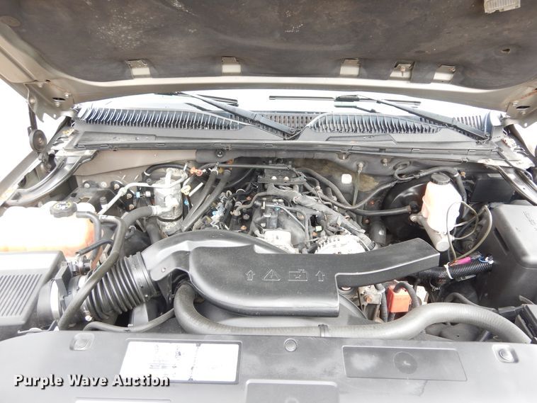 image for item H1211 2002 GMC Yukon Denali SUV