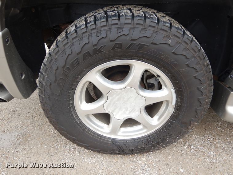 image for item H1211 2002 GMC Yukon Denali SUV