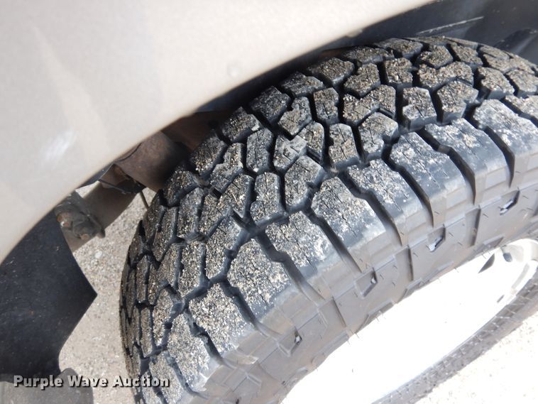 image for item H1211 2002 GMC Yukon Denali SUV