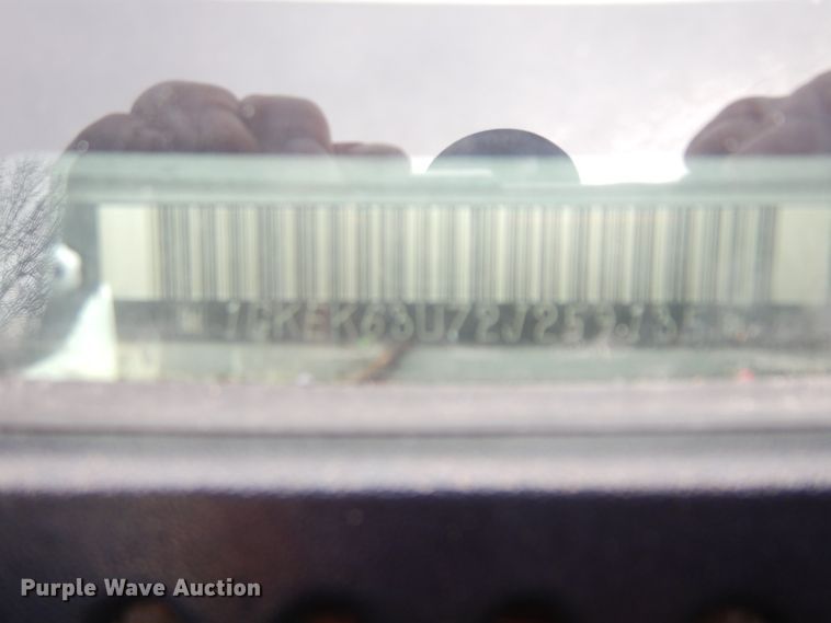 image for item H1211 2002 GMC Yukon Denali SUV