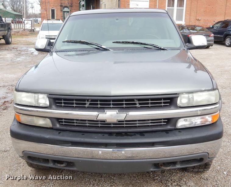 image for item H1212 1999 Chevrolet Silverado 1500 Ext. Cab pickup truck