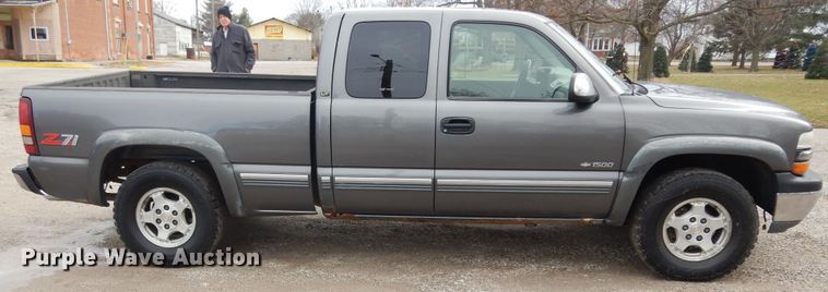 image for item H1212 1999 Chevrolet Silverado 1500 Ext. Cab pickup truck
