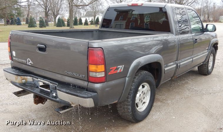 image for item H1212 1999 Chevrolet Silverado 1500 Ext. Cab pickup truck