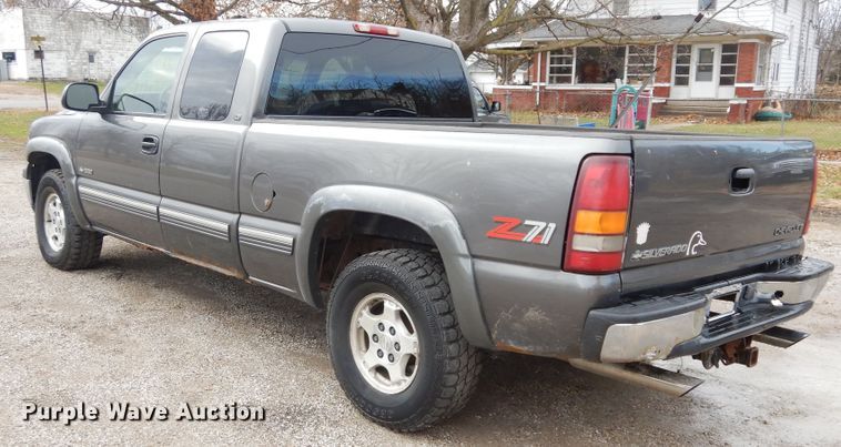 image for item H1212 1999 Chevrolet Silverado 1500 Ext. Cab pickup truck