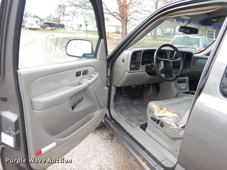 image for item H1212 1999 Chevrolet Silverado 1500 Ext. Cab pickup truck