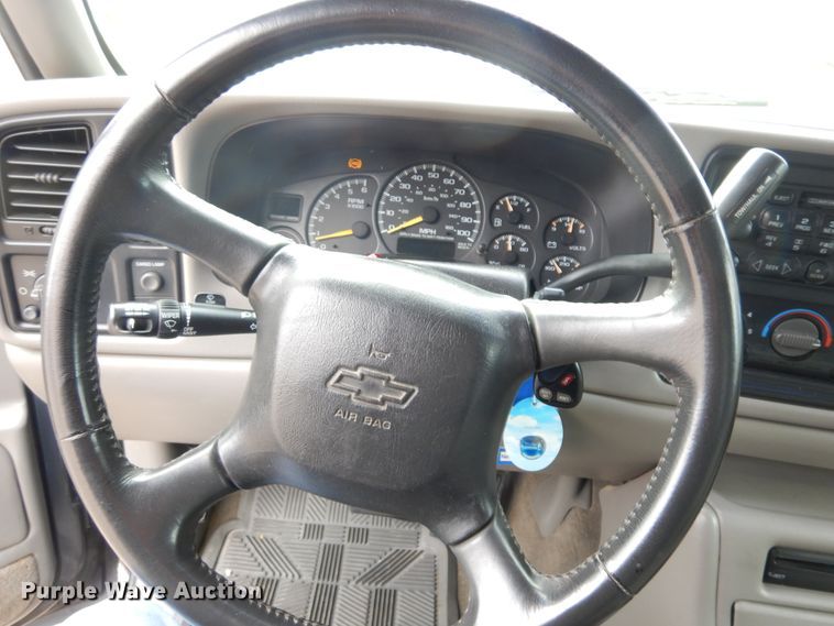 image for item H1212 1999 Chevrolet Silverado 1500 Ext. Cab pickup truck