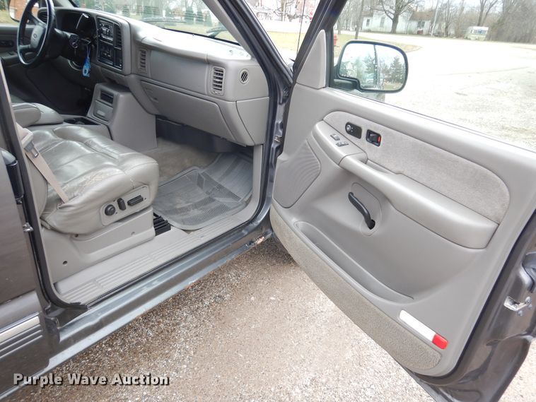 image for item H1212 1999 Chevrolet Silverado 1500 Ext. Cab pickup truck