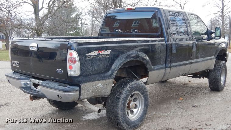 image for item H1214 1999 Ford F250 Super Duty Crew Cab pickup truck