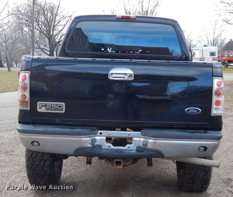 image for item H1214 1999 Ford F250 Super Duty Crew Cab pickup truck