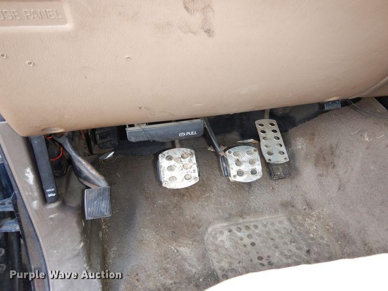 image for item H1214 1999 Ford F250 Super Duty Crew Cab pickup truck