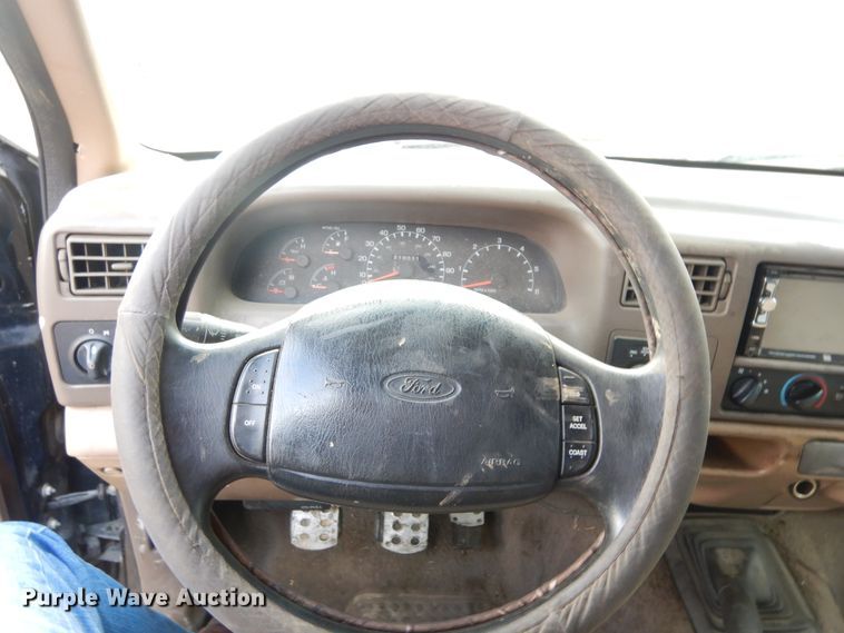 image for item H1214 1999 Ford F250 Super Duty Crew Cab pickup truck