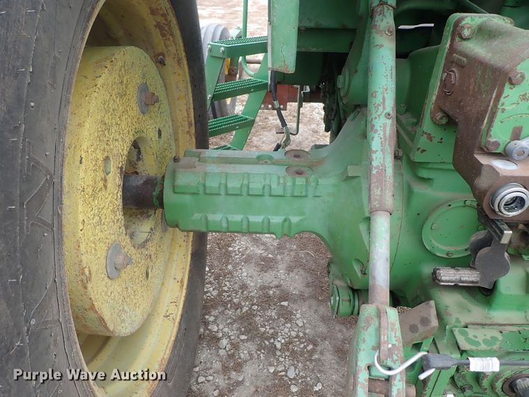 image for item DB7513 John Deere 4240 tractor