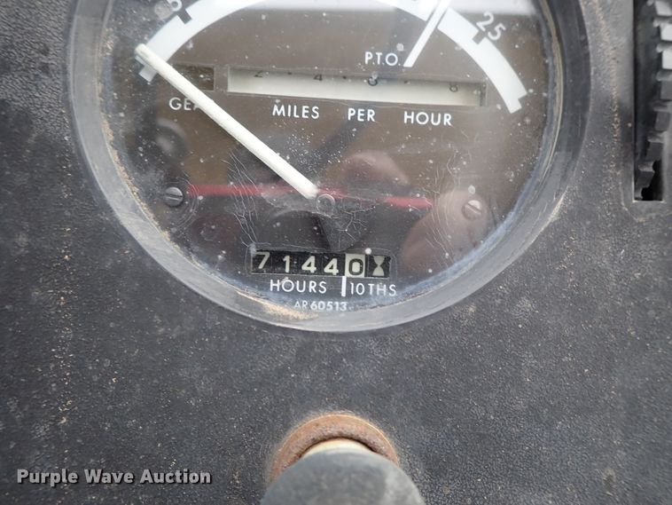 image for item DB7513 John Deere 4240 tractor