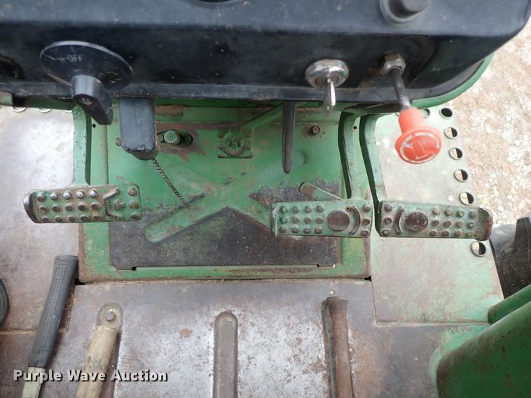 image for item DB7513 John Deere 4240 tractor