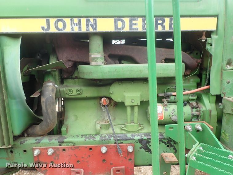 image for item DB7513 John Deere 4240 tractor