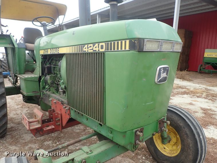 image for item DB7513 John Deere 4240 tractor