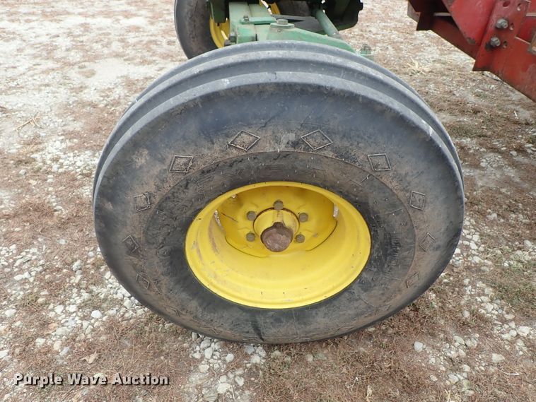 image for item DB7513 John Deere 4240 tractor