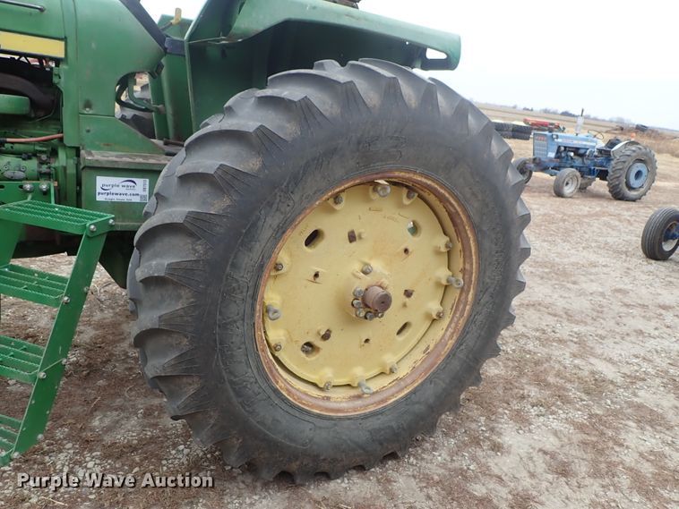 image for item DB7513 John Deere 4240 tractor