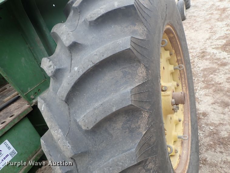 image for item DB7513 John Deere 4240 tractor