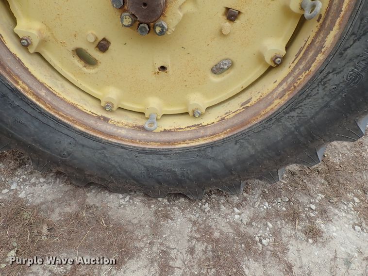 image for item DB7513 John Deere 4240 tractor