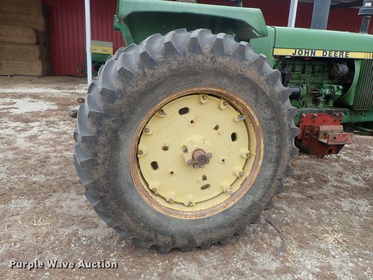 image for item DB7513 John Deere 4240 tractor
