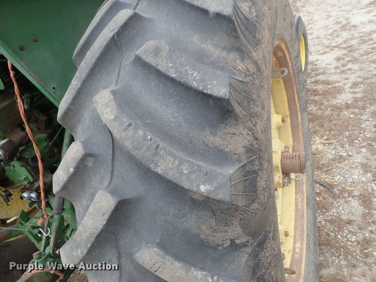 image for item DB7513 John Deere 4240 tractor