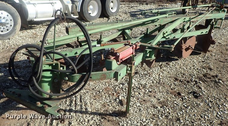 image for item DC3442 John Deere F135A five bottom plow