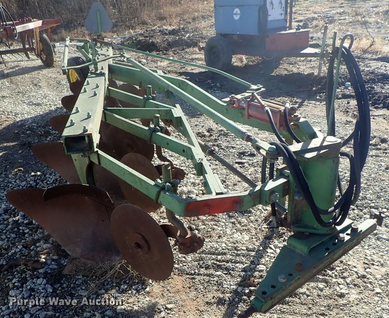 image for item DC3442 John Deere F135A five bottom plow