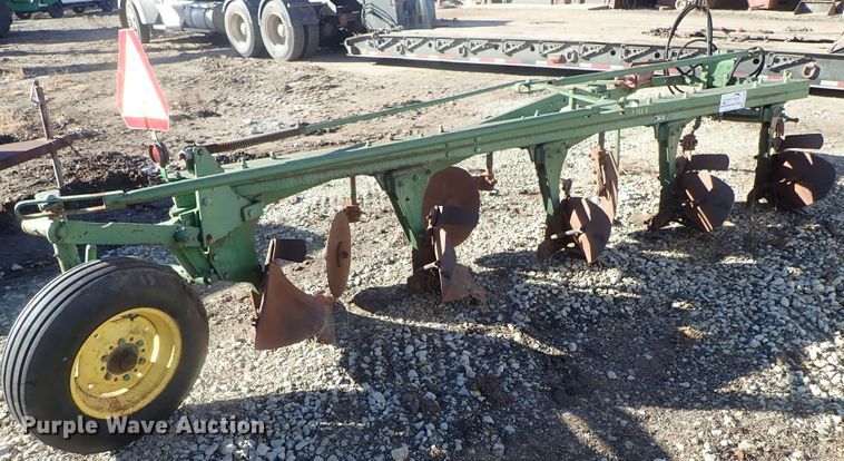 image for item DC3442 John Deere F135A five bottom plow