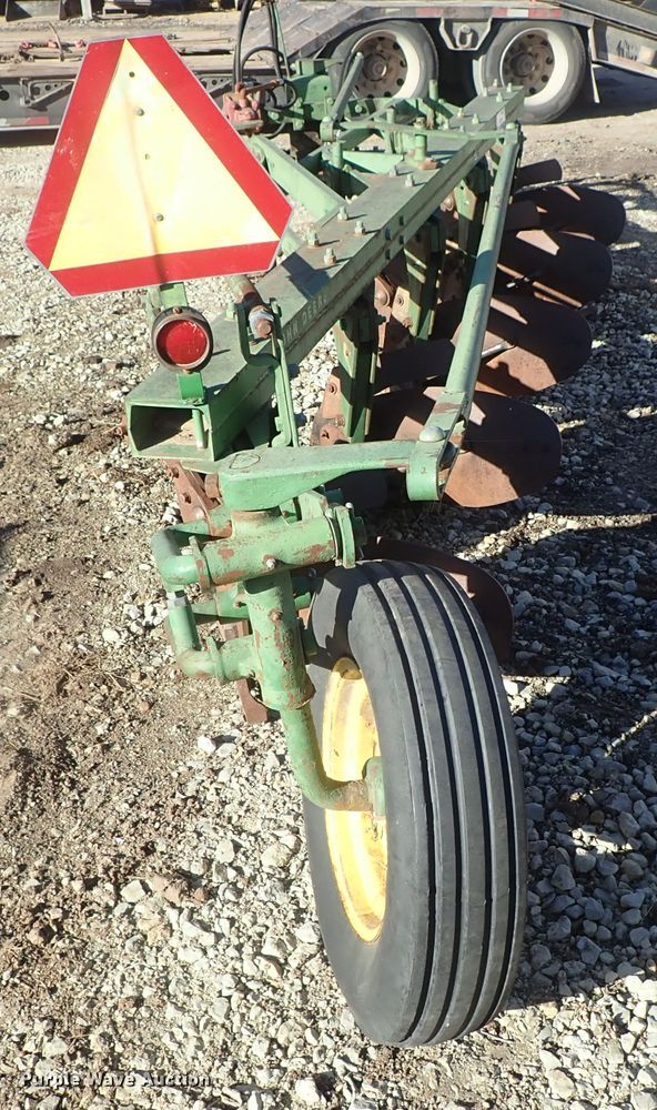 image for item DC3442 John Deere F135A five bottom plow