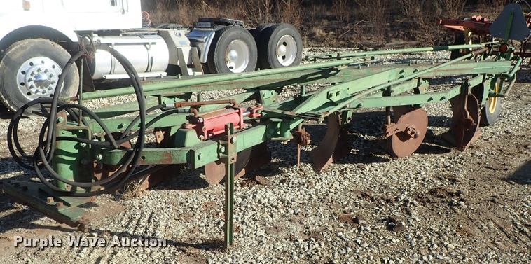 image for item DC3442 John Deere F135A five bottom plow